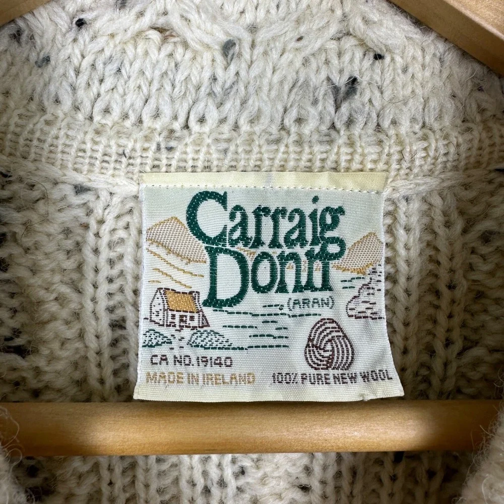 Carraig Donn Aran Sweater Cardigan Women Sz M Beige‎ Wool Cable Knit pocket